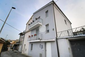 CASA SEMINDIPENDENTE A ATRI