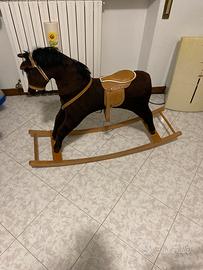 Cavallo a dondolo