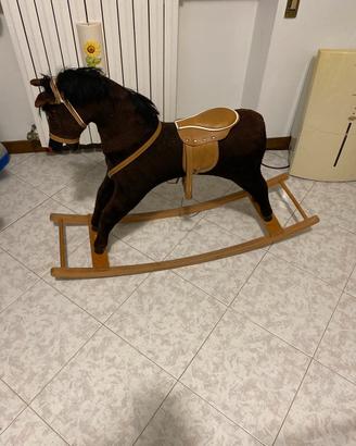 Cavallo a dondolo