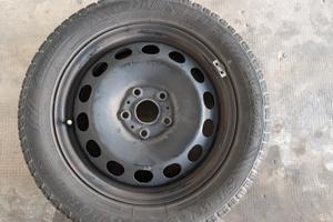 cerchi in ferro con ruote invernali 