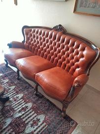 divano e due poltrone