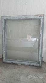 n°2 Finestre in  PVC grigia e argento