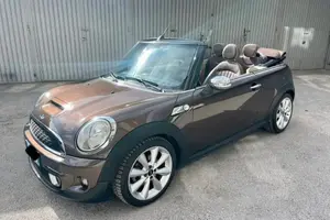Mini Cooper SD Cabrio choccolate