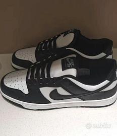 Nike Dunk Low Nere e Bianche 40.5 Nuove
