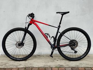 bici cannondale taglia L