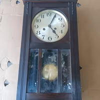 antico orologio a pendolo