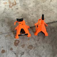 Cavalletti-supporto auto