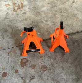 Cavalletti-supporto auto