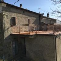 Immobile immerso in una borgata antica con terreno