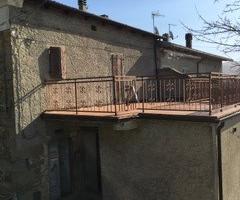 Immobile immerso in una borgata antica con terreno