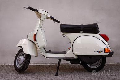 Vespa PX200E arcobaleno da collezione piaggio