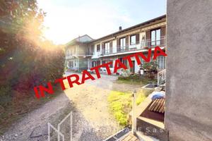 Casa indipendente di 303 m² con 4 locali e box aut