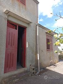 Casa indipendente con terreno