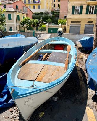 Gozzo vetro resina a motore