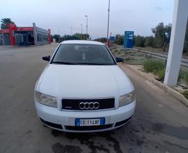 AUDI A4 2ª serie - 2003