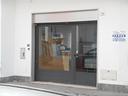 locale-commerciale-fronte-strada-con-vetrina