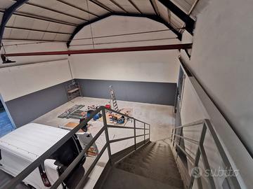 Laboratorio artigianale o magazzino