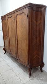 Armadio d'epoca in legno