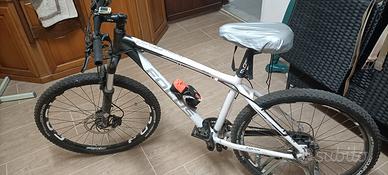 Mountain bike "Focus" Forest Black 