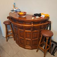 Angolo bar/ bancone bar  in legno