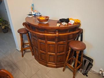 Angolo bar/ bancone bar  in legno
