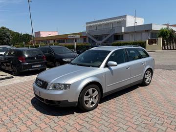 Audi A4 1.9 TDI/130 CV cat Avant Gancio traino