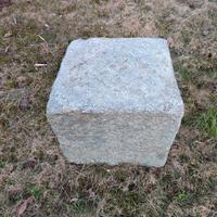 Piedistallo in granito 