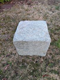 Piedistallo in granito 