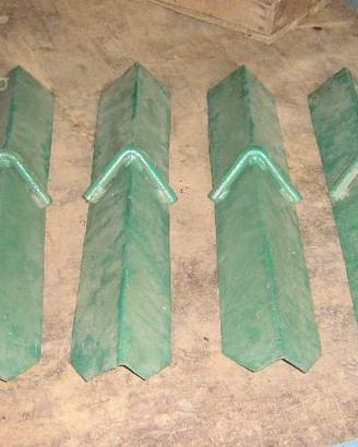 Angolari per legature casse su rimorchio