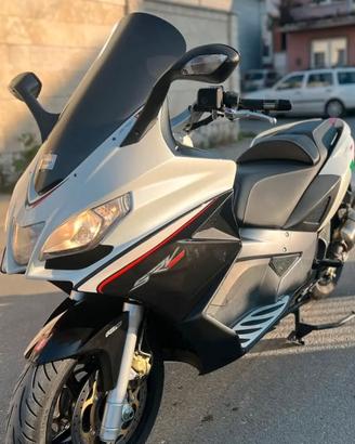 Aprilia Srv 850