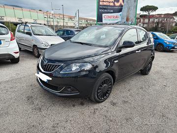 Lancia Ypsilon Hybrid 1.0 