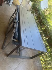 Tavolo outdoor antracite Flat di Gandia Blasco.