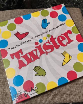 Hasbro Gaming Twister 