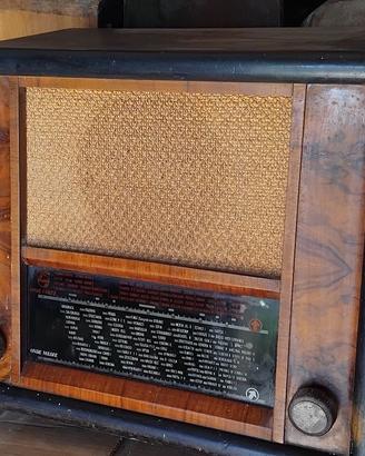 Radio vintage PHILIPS italiana anni 40 a valvole.