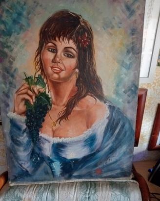 Donna popolare con grappolo d'uva