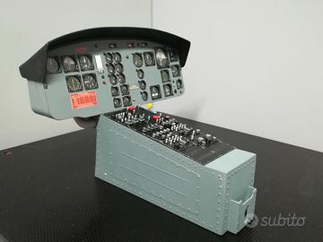 Elicottero RC Bell 204 205 UH-1 212 huey Cockpit