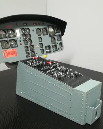 Elicottero RC Bell 204 205 UH-1 212 huey Cockpit