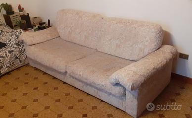DIVANO A 3 POSTI