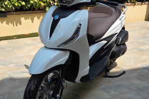 Piaggio Beverly 400 hpe con bauletto 