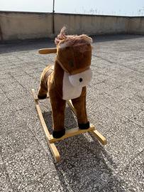 Cavallo a dondolo per bambini 3 anni massimo