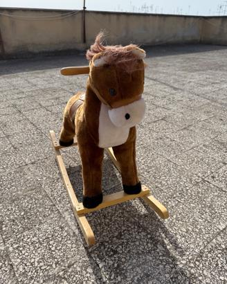 Cavallo a dondolo per bambini 3 anni massimo