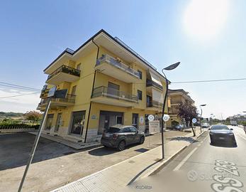 Appartamento luminoso con garage Garrufo