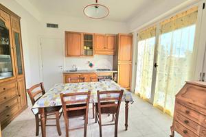 2 LOCALI A DIANO MARINA