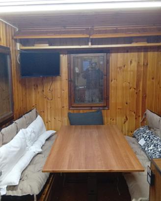 Roulotte con pre ingresso