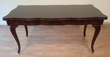 Tavolo Chippendale con piano vetro sagomato