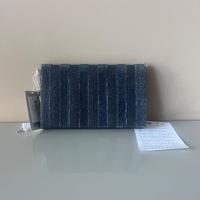 Pochette brillantinata blu e nera di Nina - nuova