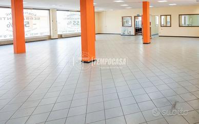 Negozio da 300 metri quadri venduto locato