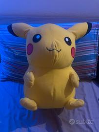 peluche pikachu per bambini