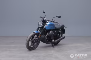 MOTO GUZZI V7 850