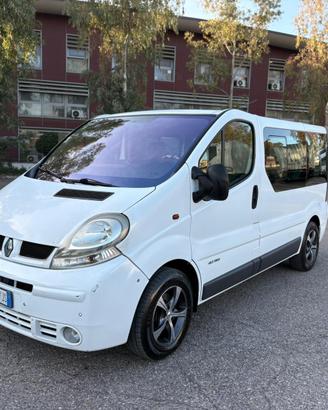 Renault trafic  disel  cambio automatico 8posti